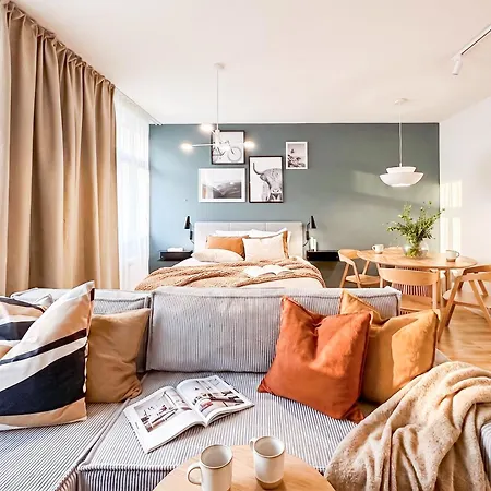 Turnkey I Republic Square Apartment Prag