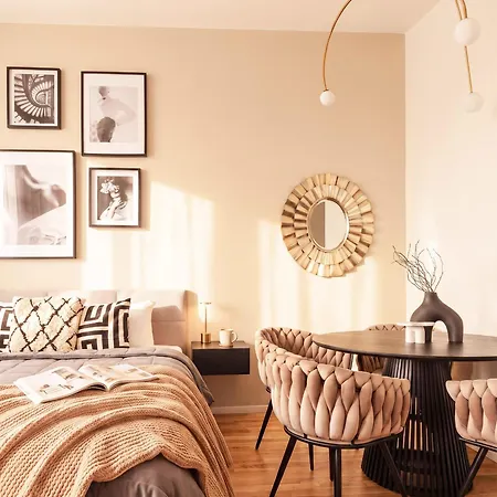 Turnkey I Republic Square Apartment *
