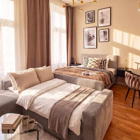 Apartment Turnkey I Republic Square Prague