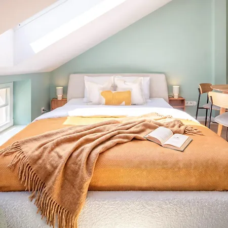 Turnkey I Republic Square Apartment Prag