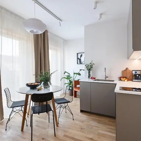 Turnkey I Republic Square Апартаменты Прага